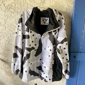 Tyrolia black/white hooded pullover windbreaker women’s large ski snow cow print